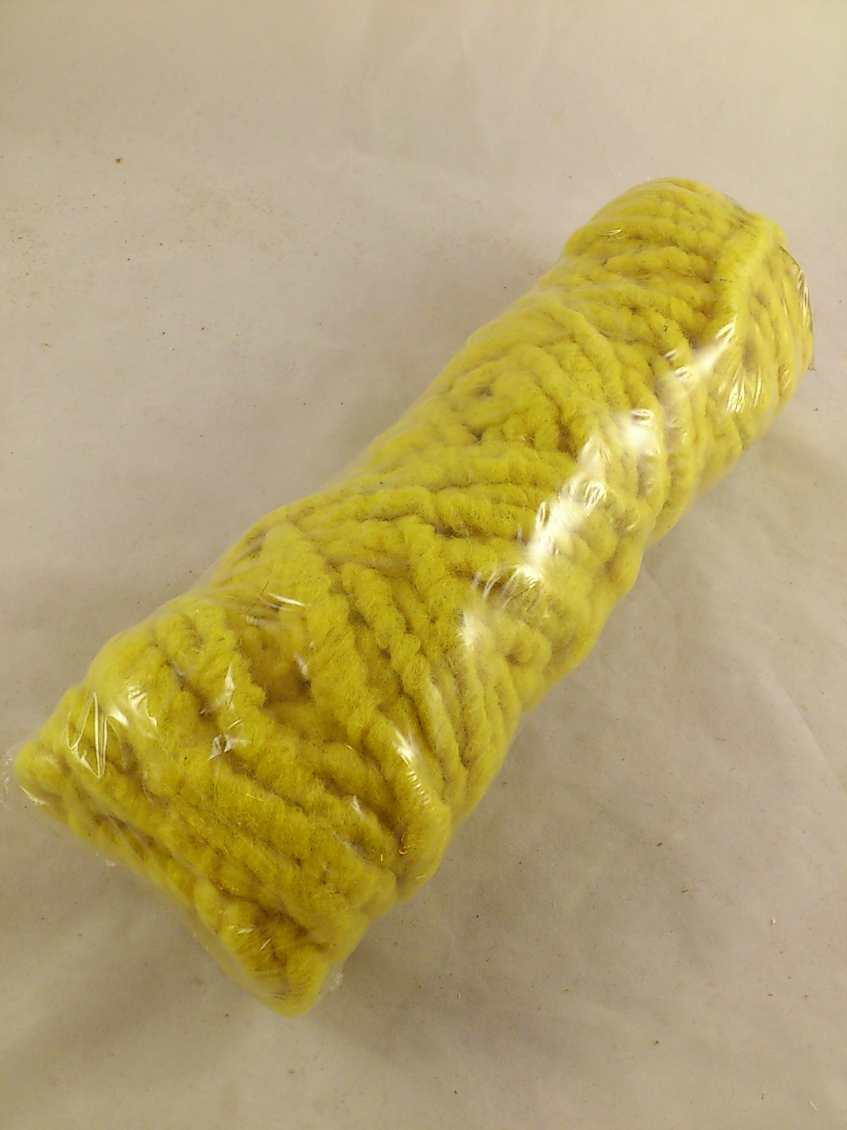 Wol mirabell op streng 25 m. geel (GE14)